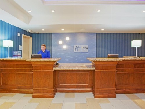 Holiday Inn Express Hotel & Suites Santa Cruz - image 14
