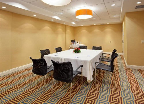 Holiday Inn Express Hotel & Suites Santa Cruz - image 30