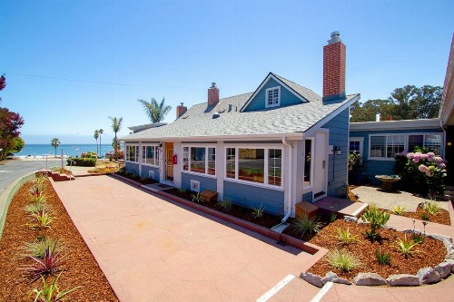 Edgewater Beach Inn & Suites