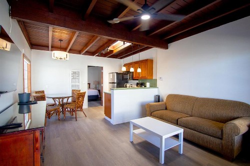 Edgewater Beach Inn & Suites - image 23