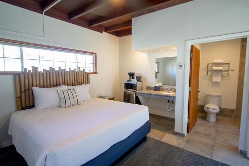 Edgewater Beach Inn & Suites - image 31