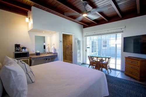 Edgewater Beach Inn & Suites - image 32