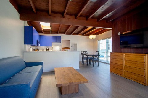 Edgewater Beach Inn & Suites - image 33