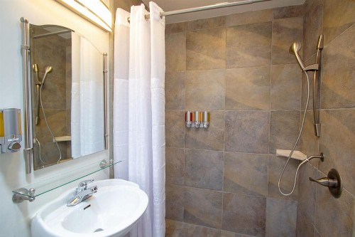 Edgewater Beach Inn & Suites - image 36