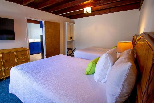 Edgewater Beach Inn & Suites - image 38