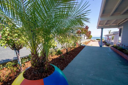 Edgewater Beach Inn & Suites - image 5