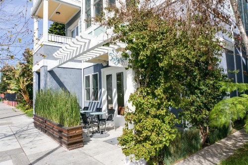 Pacific Blue Inn - image 17