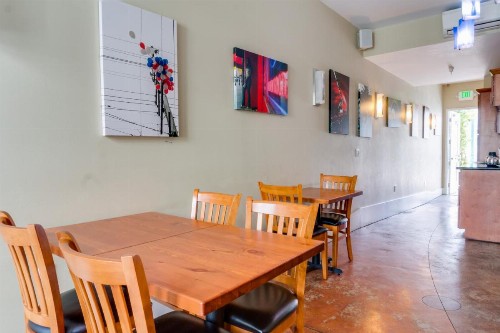 Pacific Blue Inn - image 7