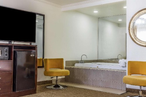 Comfort Inn Santa Cruz - image 24