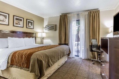 Comfort Inn Santa Cruz - image 27