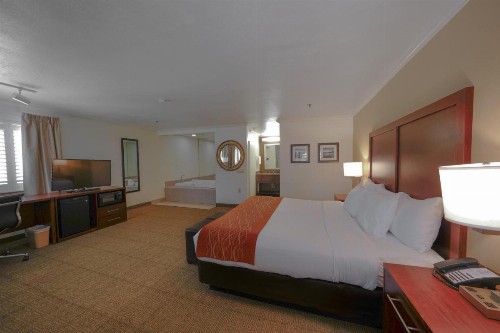 Comfort Inn Santa Cruz - image 45