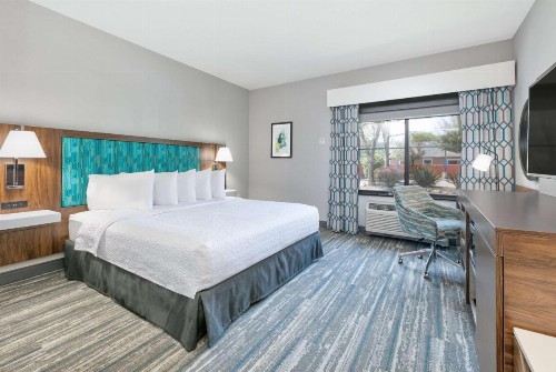 Hampton Inn Santa Cruz - image 13