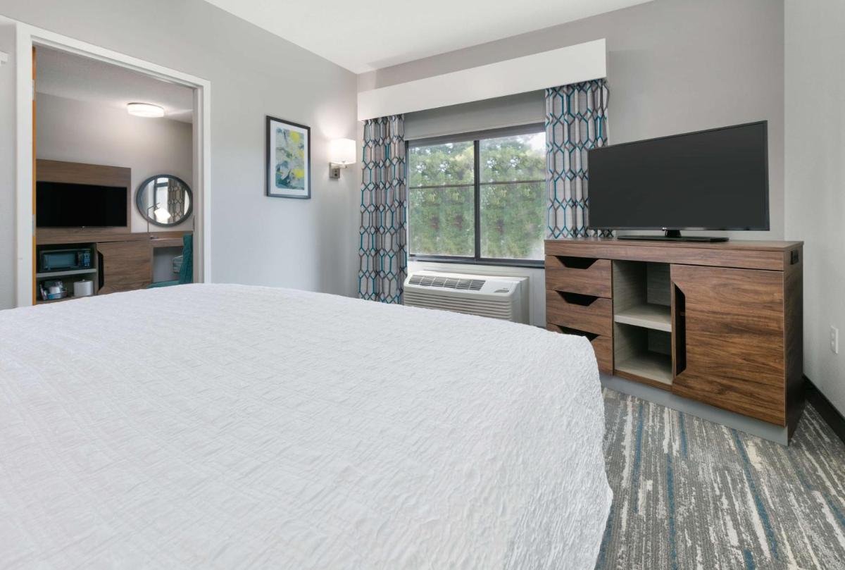 Hampton Inn Santa Cruz - image 2
