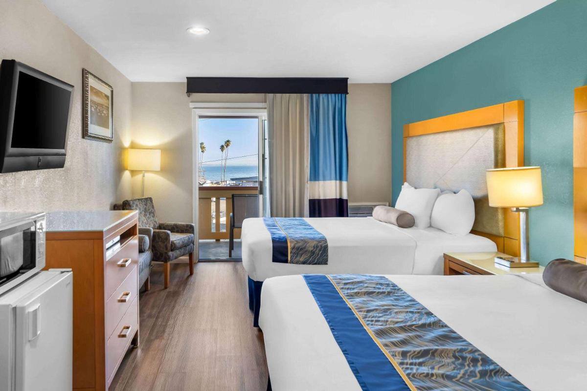 Howard Johnson by Wyndham Santa Cruz Beach Boardwalk - main image
