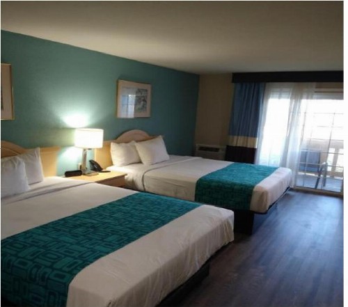 Howard Johnson by Wyndham Santa Cruz Beach Boardwalk - image 13