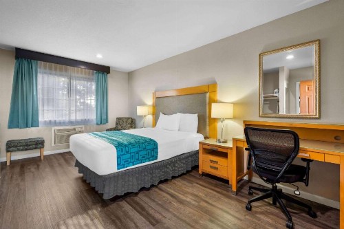 Howard Johnson by Wyndham Santa Cruz Beach Boardwalk - image 43