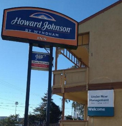 Howard Johnson by Wyndham Santa Cruz Beach Boardwalk - image 6