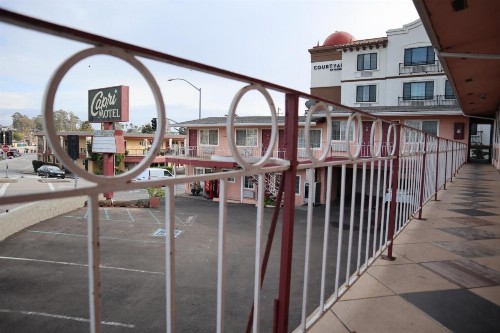 Capri Motel Santa Cruz Beach Boardwalk - image 18
