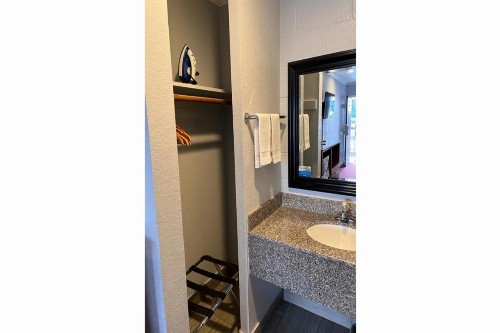 The Islander Motel - image 16