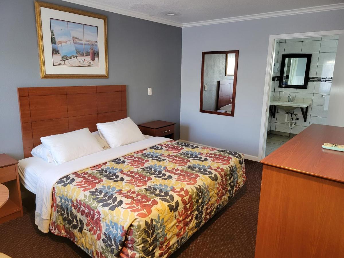 The Islander Motel - image 2