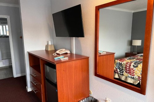 The Islander Motel - image 32