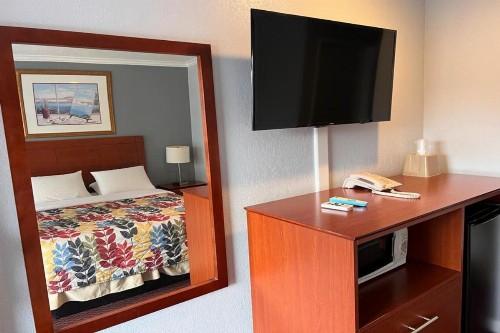 The Islander Motel - image 40