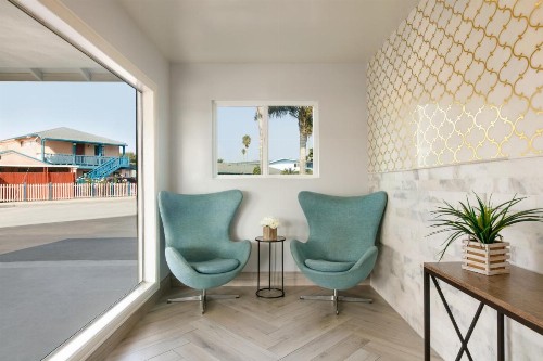 Torch Lite Inn at the Beach Boardwalk - image 9