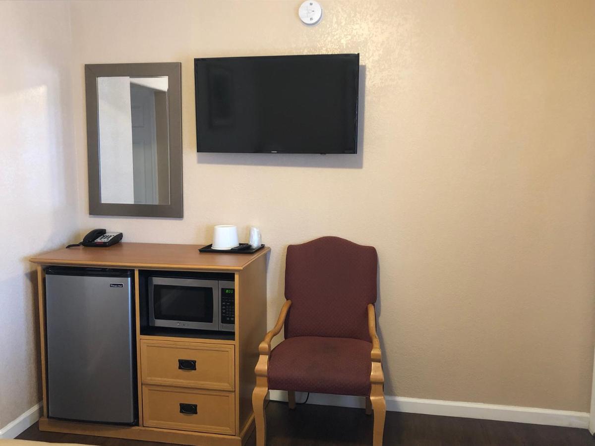 Budget Inn Santa Cruz - image 5