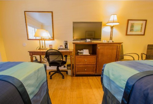 Continental Inn - image 10