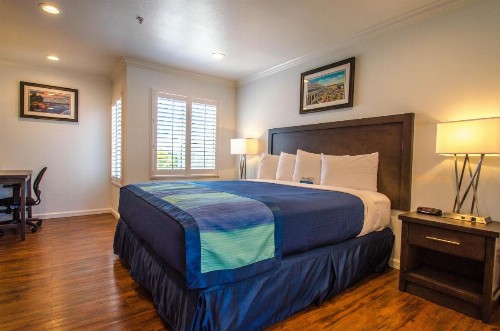 Continental Inn - image 14
