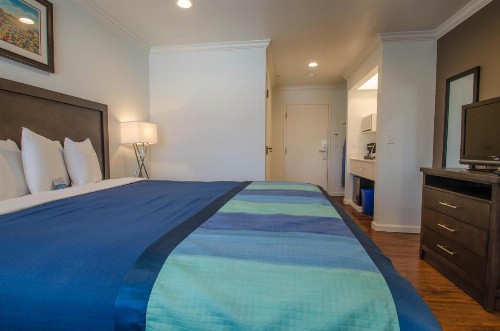Continental Inn - image 22