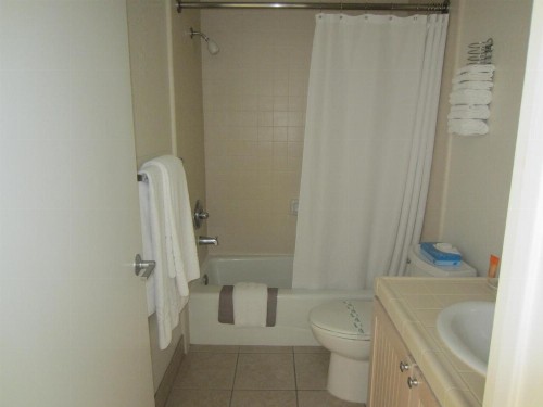 Carousel Beach Inn - image 12