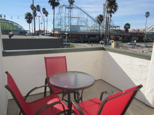 Carousel Beach Inn - image 19