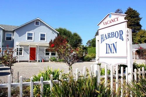 Harbor Inn