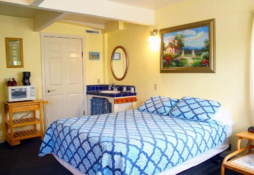 Harbor Inn - image 10