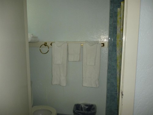 Harbor Inn - image 2
