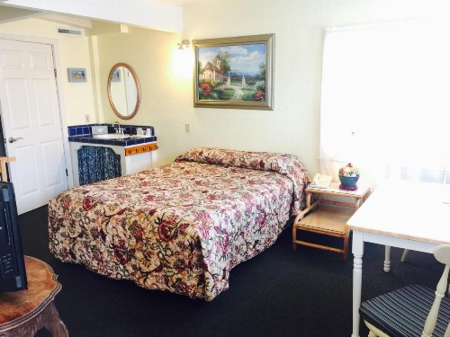 Harbor Inn - image 22