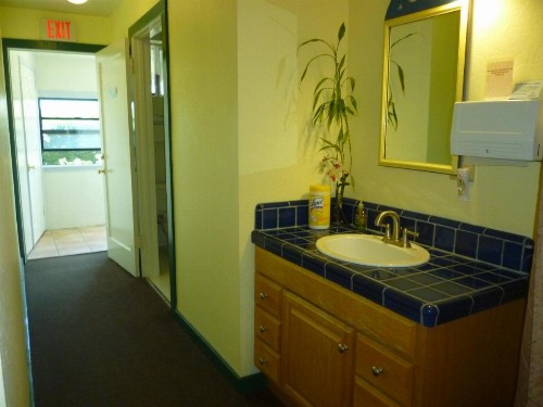 Harbor Inn - image 26