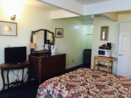 Harbor Inn - image 27