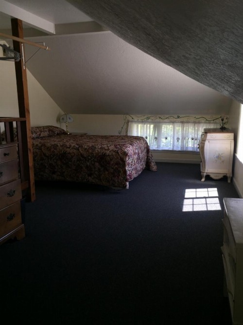 Harbor Inn - image 32