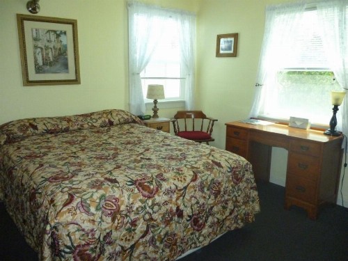 Harbor Inn - image 4