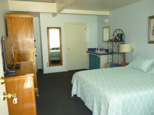 Harbor Inn - image 45