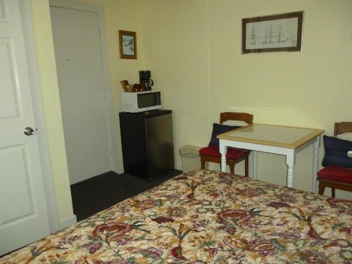 Harbor Inn - image 8