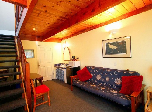 Harbor Inn - image 9