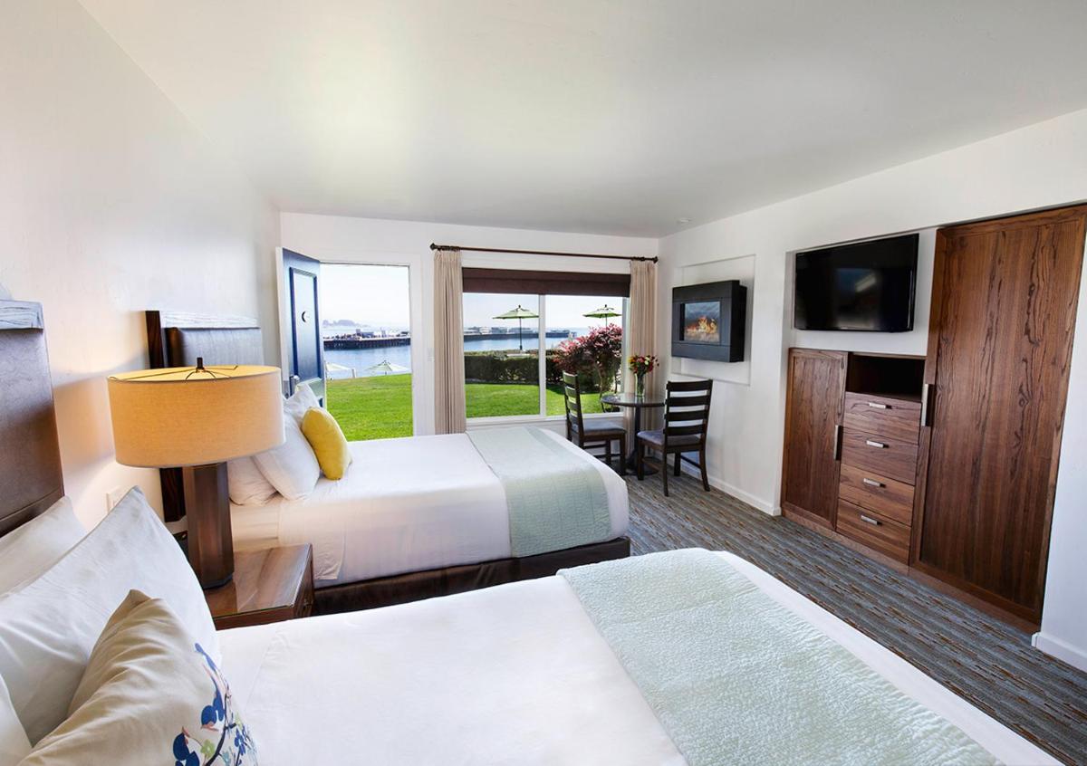 Sea & Sand Inn - main image