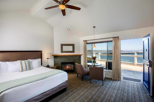 Sea & Sand Inn - image 34