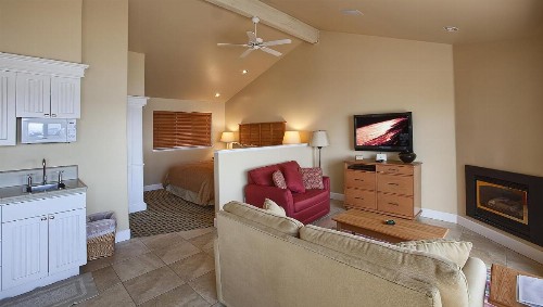 Sea & Sand Inn - image 37