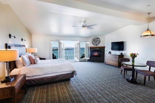 Sea & Sand Inn - image 4