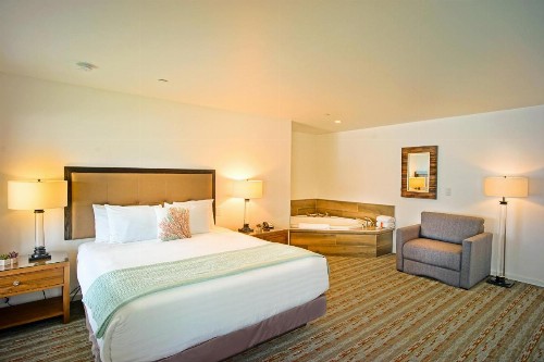 Sea & Sand Inn - image 5