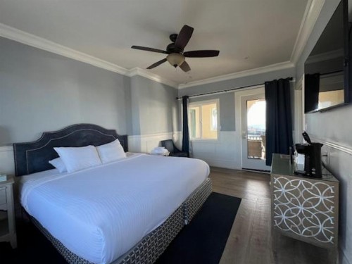 Casablanca Inn on The Beach - image 34